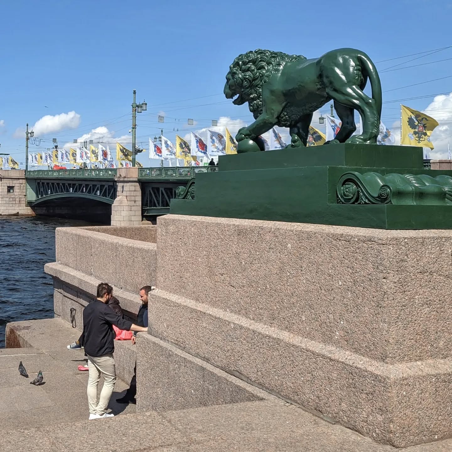 #иснова: #всемспасибо! #можноещёраз? #красивыйпетербург : #апотом #ещёраз #плюнулнавсё #иснова #отличнопрогулялся #адмиралтейскаянабережная #догорного #идомой #нанабережных #ряху #подпалил, #правда #сднемрожденияпетербург#бляцкаяинста #древнийя 😬